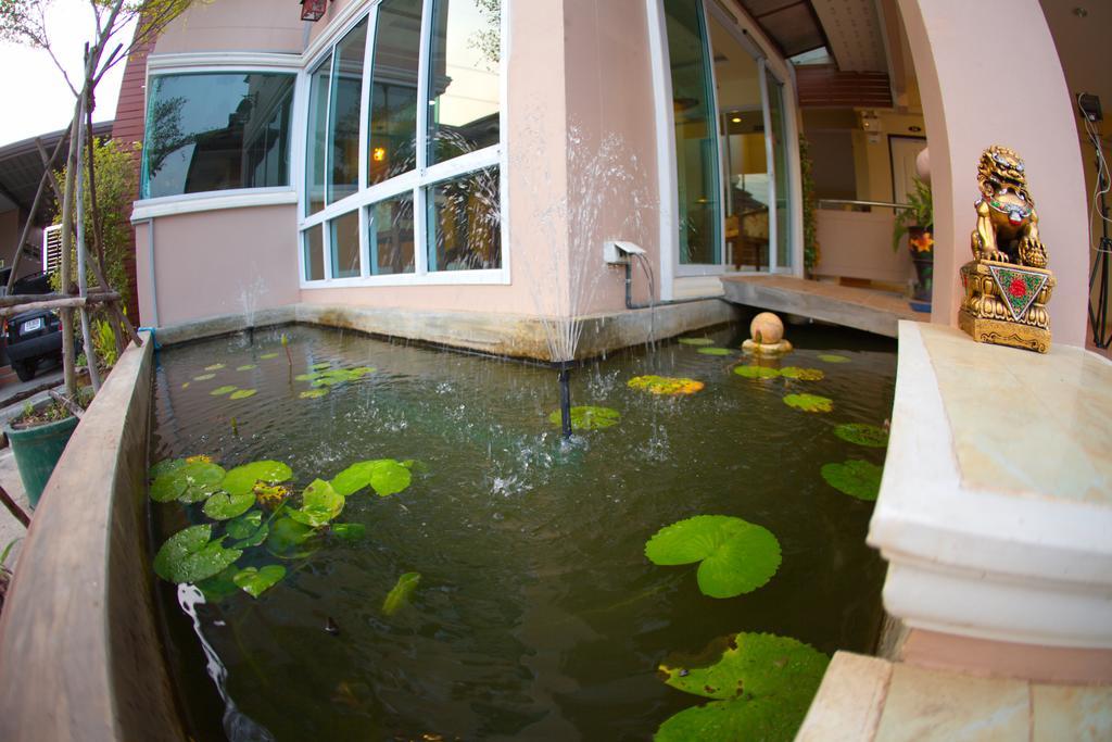 Hotel Baan Sanpoom Phitsanulok Exterior foto